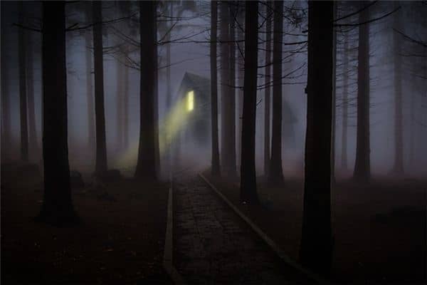 梦见屋里有鬼是什么意思 梦见屋里有鬼是什么意思