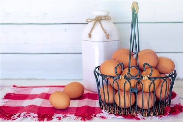 梦见很多鸡蛋是什么意思 梦见很多鸡蛋是什么意思