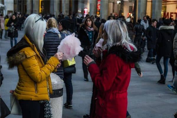 梦见穿红棉袄是什么意思 梦见穿红棉袄是什么意思