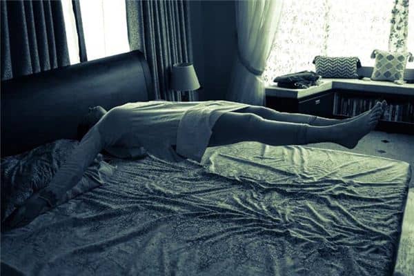 梦见被鬼缠身是什么意思 梦见被鬼缠身是什么意思