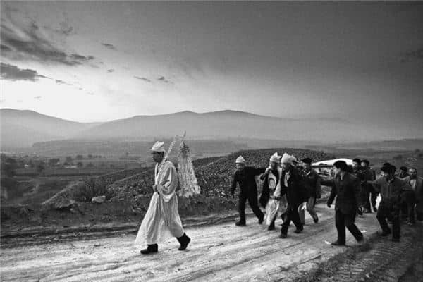 梦见发丧队伍是什么意思 梦见发丧队伍是什么意思