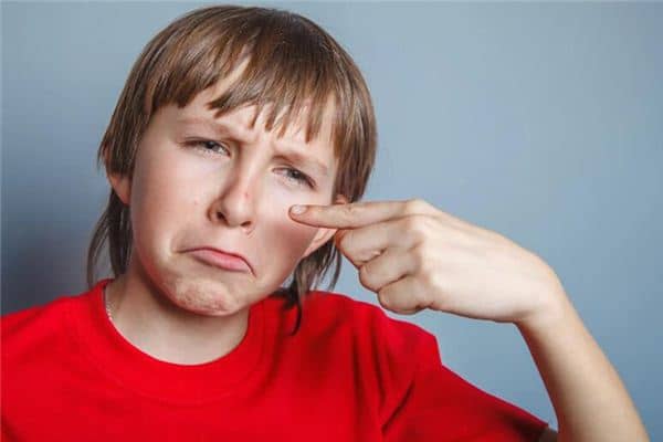 梦见脸上长痘是什么意思 梦见脸上长痘是什么意思