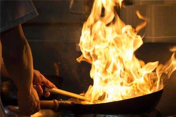 梦见锅里着火是什么意思