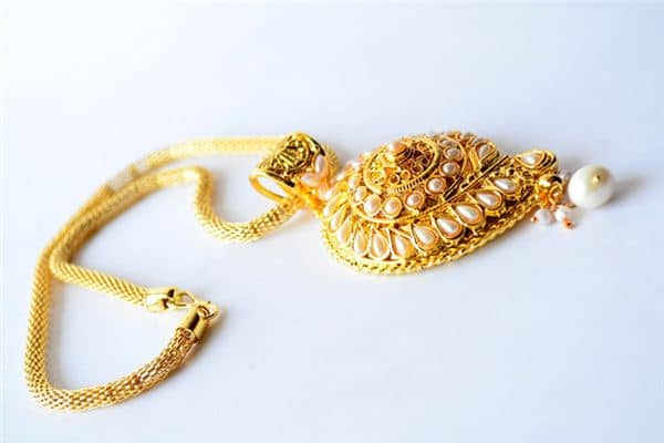 梦见捡金项链是什么意思 梦见捡金项链是什么意思