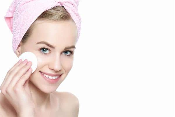 梦见女人洗脸是什么意思 梦见女人洗脸是什么意思