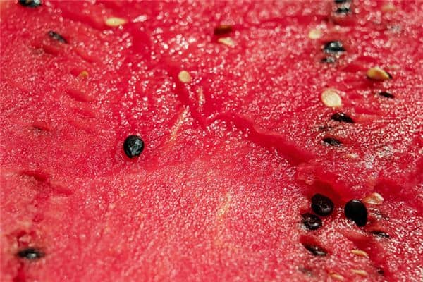 梦见西瓜裂开是什么意思 梦见西瓜裂开是什么意思