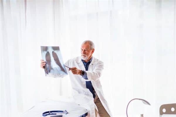 梦见得了肺癌是什么意思 梦见得了肺癌是什么意思