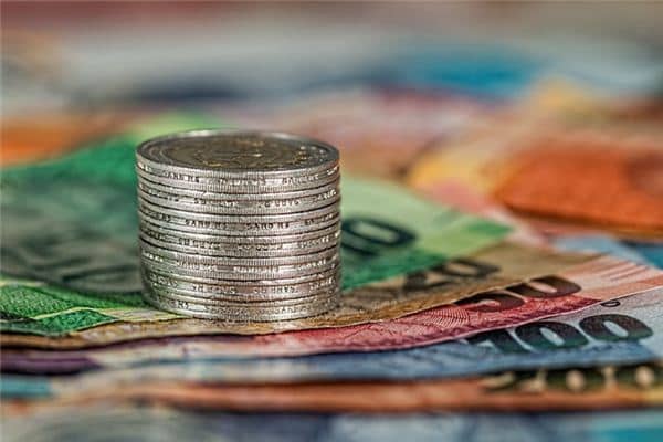 梦见别人捡钱是什么意思 梦见别人捡钱是什么意思