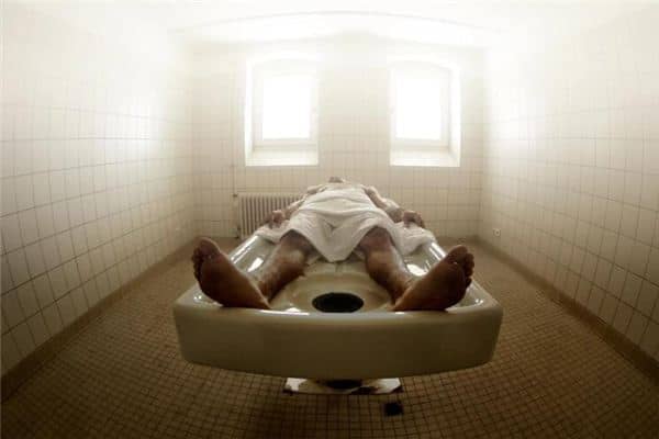 梦见死人光身是什么意思 梦见死人光身是什么意思