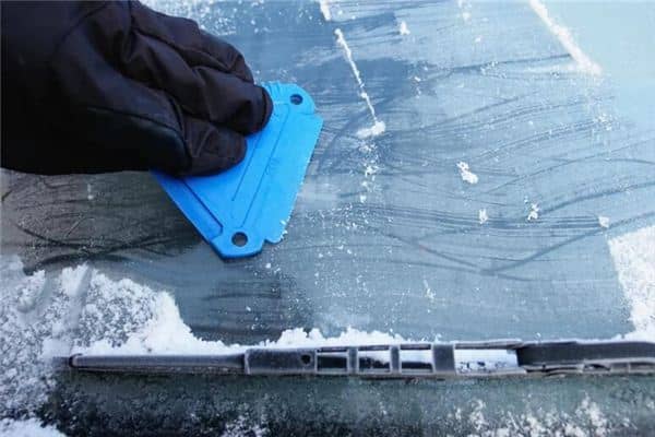 梦见车被刮蹭是什么意思 梦见车被刮蹭是什么意思