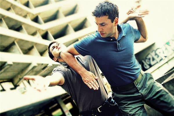 梦见兄弟反目是什么意思 梦见兄弟反目是什么意思