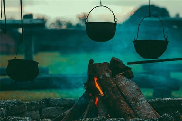 梦见锅底漏了是什么意思 梦见锅底漏了是什么意思