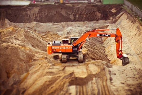 梦见别人挖土是什么意思 梦见别人挖土是什么意思