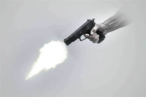 梦见被人枪杀是什么意思 梦见被人枪杀是什么意思