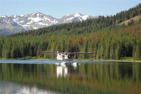梦见水上飞行是什么意思 梦见水上飞行是什么意思