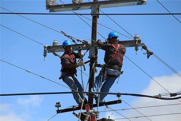 梦见电桩断了是什么意思 梦见电桩断了是什么意思