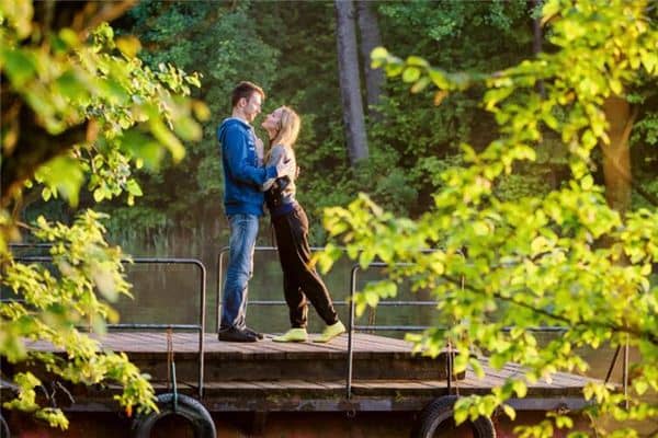 梦见情人老婆是什么意思 梦见情人老婆是什么意思