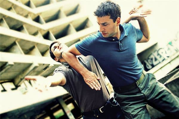 梦见亲人被打是什么意思 梦见亲人被打是什么意思