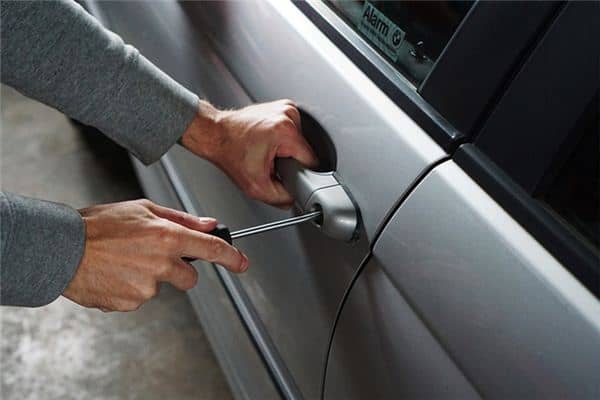 梦见爱车被盗是什么意思 梦见爱车被盗是什么意思