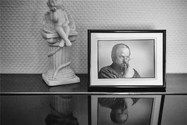 梦见爸爸去世了 梦见爸爸去世了