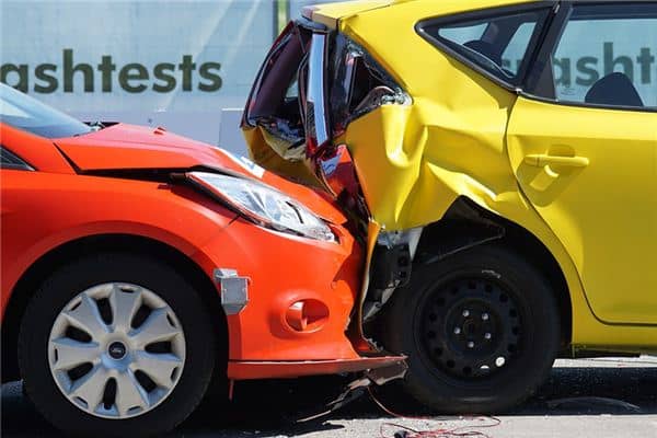 梦见被车撞了但没事 梦见被车撞了但没事