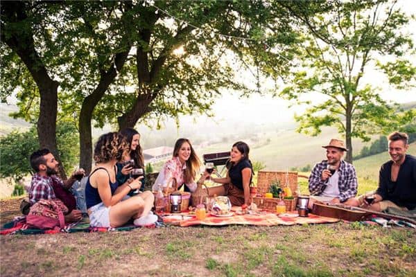 梦见吃饭吃的很饱 梦见吃饭吃的很饱