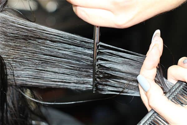 梦见去剪头发是什么意思 梦见去剪头发是什么意思