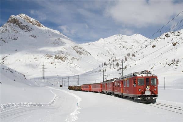 梦见坐火车出远门 梦见坐火车出远门