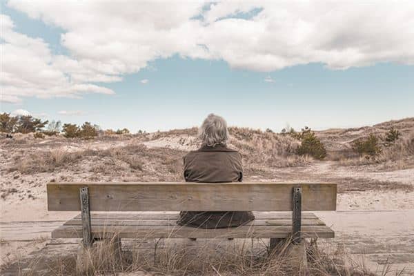 梦见故人去世是什么意思 梦见故人去世是什么意思