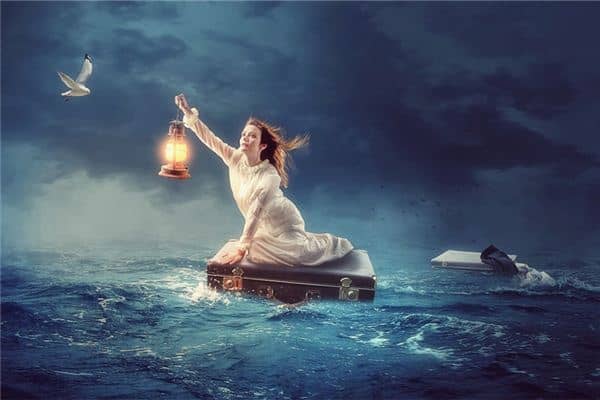 梦见掉大海里是什么意思 梦见掉大海里是什么意思