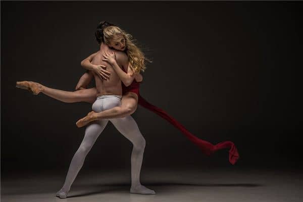 梦见别人跳舞是什么意思 梦见别人跳舞是什么意思