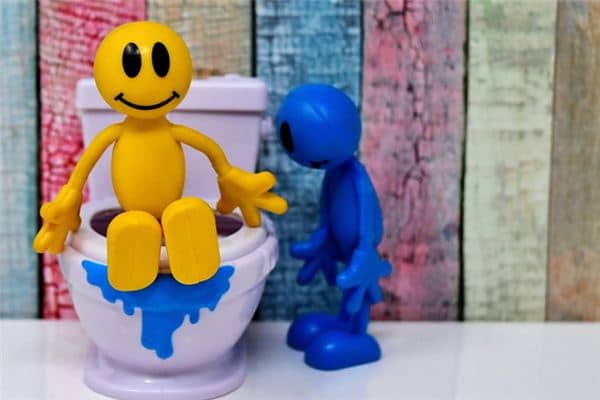 梦见茅坑满了是什么意思 梦见茅坑满了是什么意思