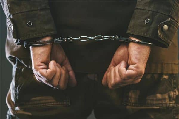 梦见警察抓我是什么意思