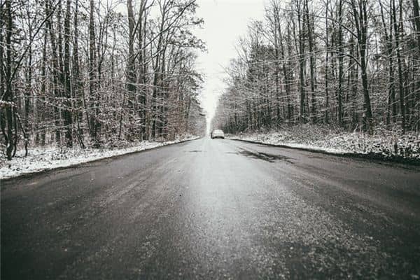 梦见路上结冰是什么意思 梦见路上结冰是什么意思