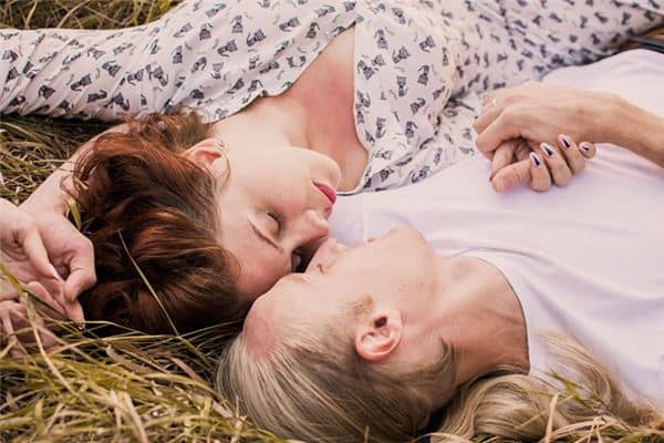 梦见与人性交是什么意思 梦见与人性交是什么意思