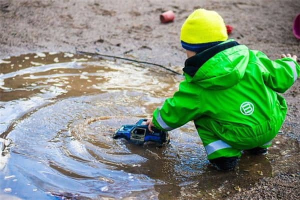 梦见门前有坑是什么意思 梦见门前有坑是什么意思