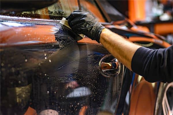 梦见别人洗车是什么意思 梦见别人洗车是什么意思