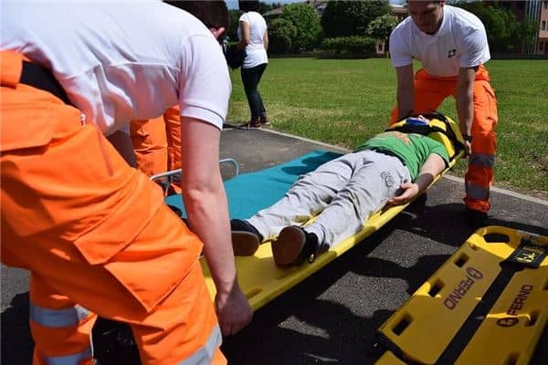 梦见抬死人是什么意思