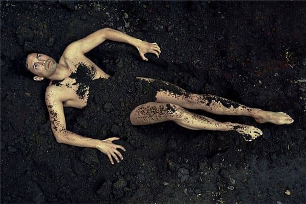 梦见老公光着个身子是什么意思