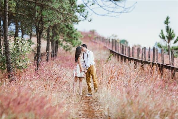 梦见被人强吻是什么意思