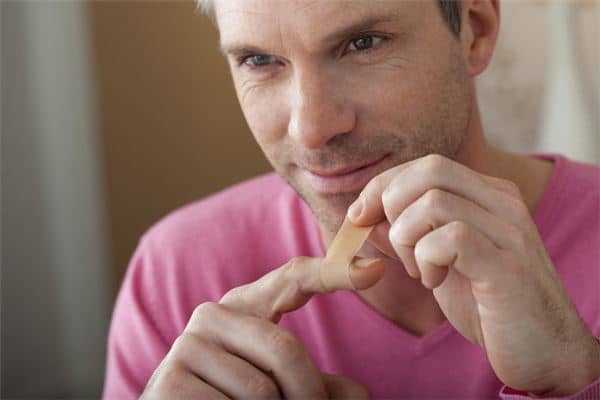 梦见手指流血是什么意思