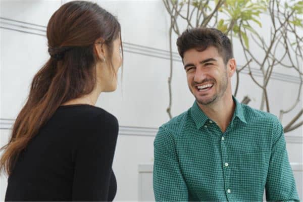 梦见女邻居和我说话是什么意思