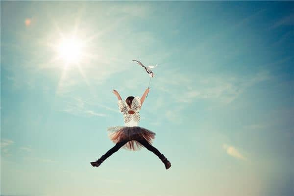 梦见自己飞得很高是什么意思