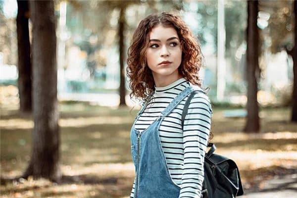 梦见女性男朋友前妻是什么意思