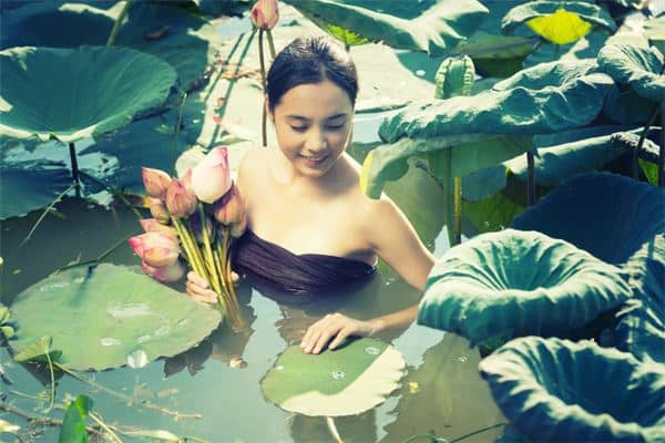 梦见一个女人是什么意思