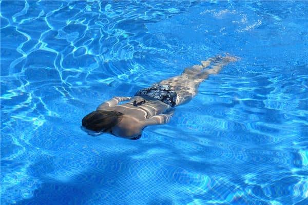 梦见孕妇掉水里被救起是什么意思