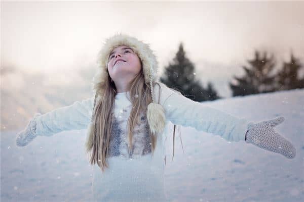 梦见一个具体的人名是什么意思