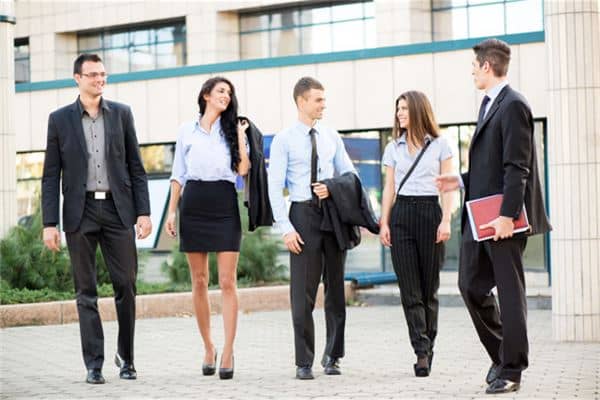 梦见一群人打架是什么意思