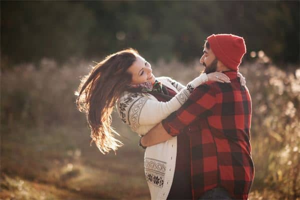 梦见拥抱异性是什么意思