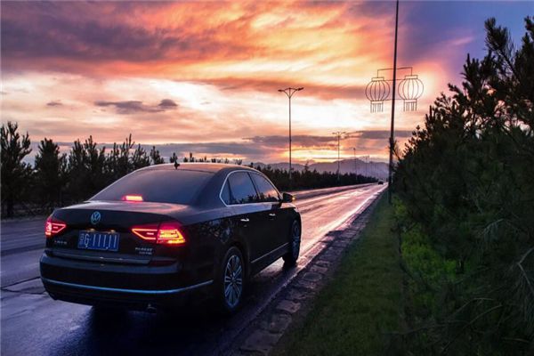 梦见车中放着死人是什么意思